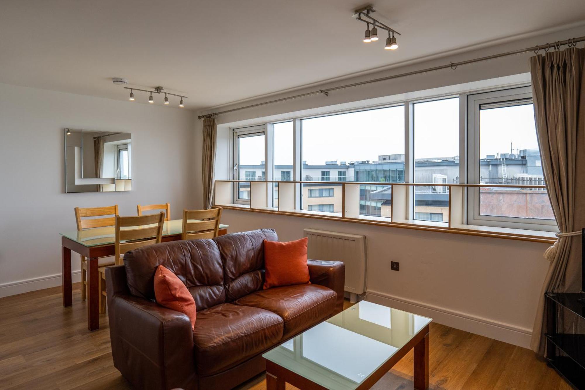 Geata Na Cathrach - Galway Lakeside Apartments Dış mekan fotoğraf