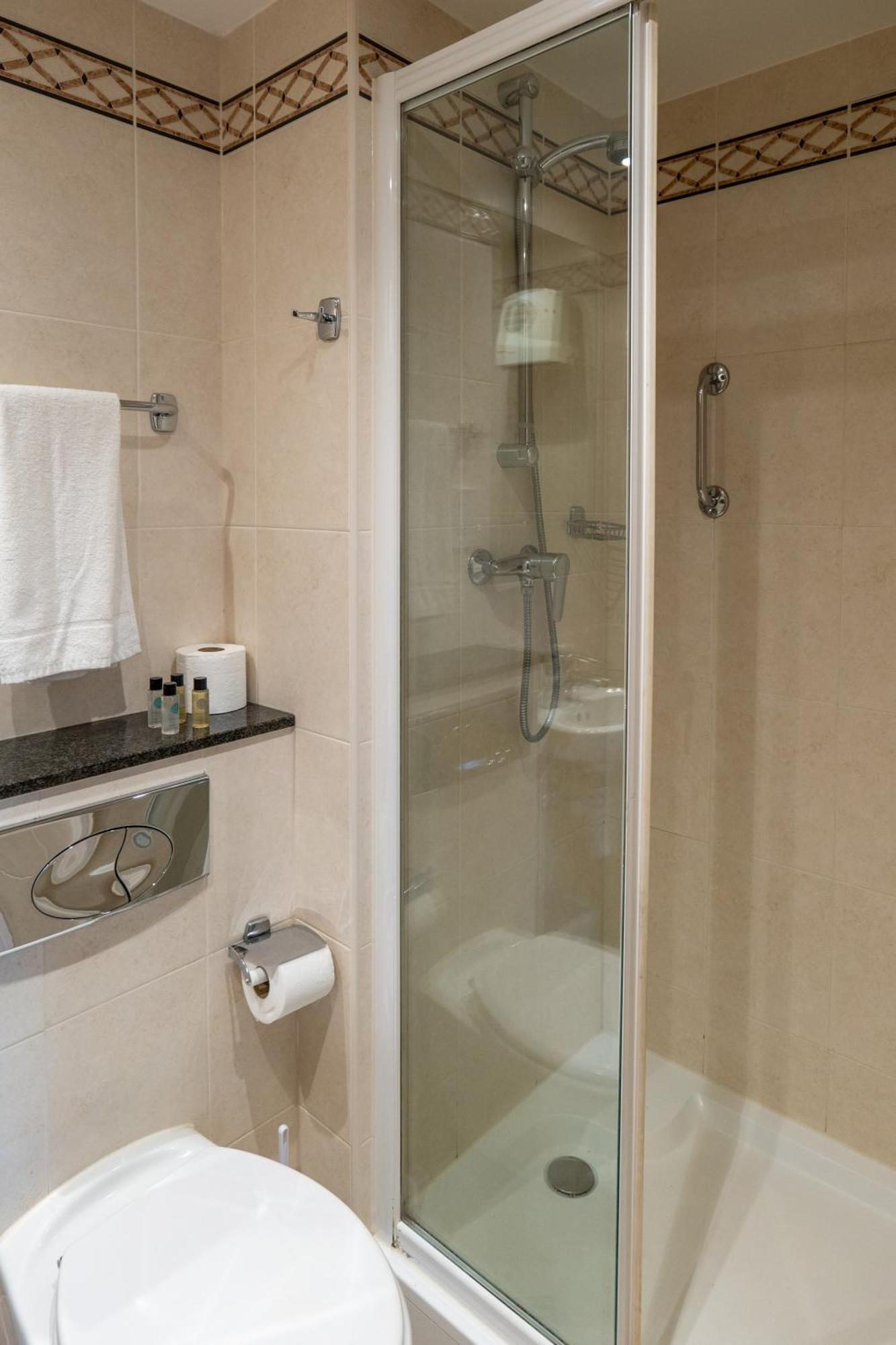 Geata Na Cathrach - Galway Lakeside Apartments Dış mekan fotoğraf