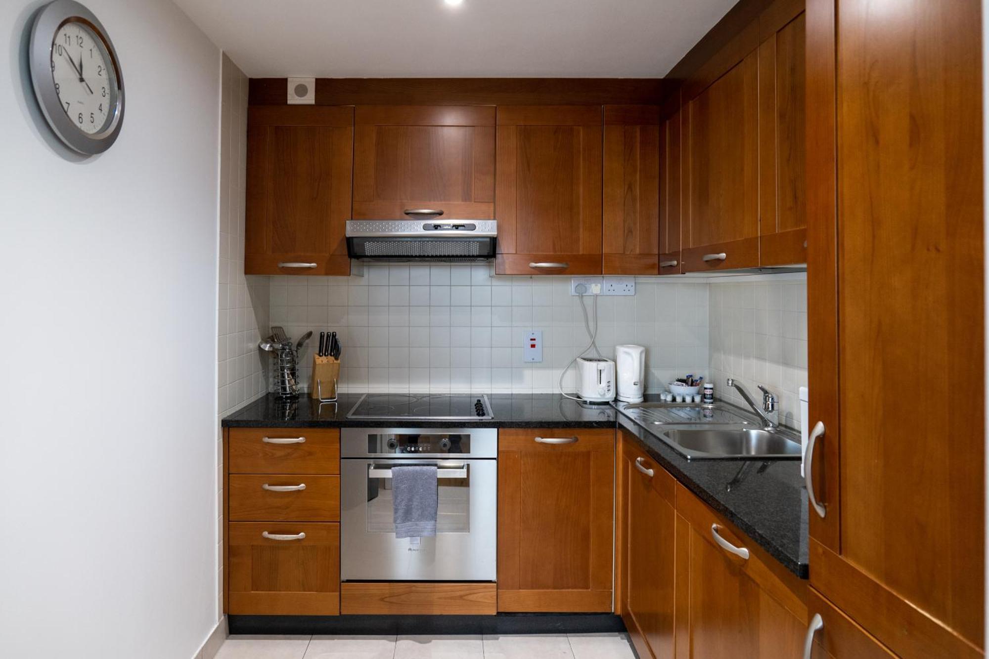 Geata Na Cathrach - Galway Lakeside Apartments Dış mekan fotoğraf